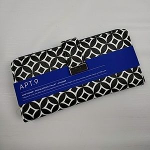 RFID-Blocking Phone Charging